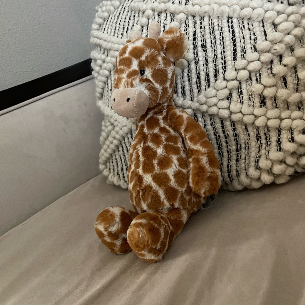 Jellycat Bashful Giraffe Stuffed Animal 12" - Picture 3 of 8